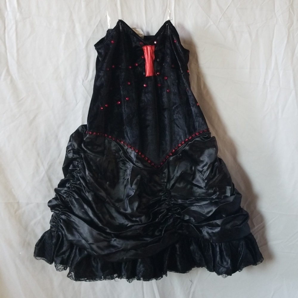 Costume - Picture 2 of 3